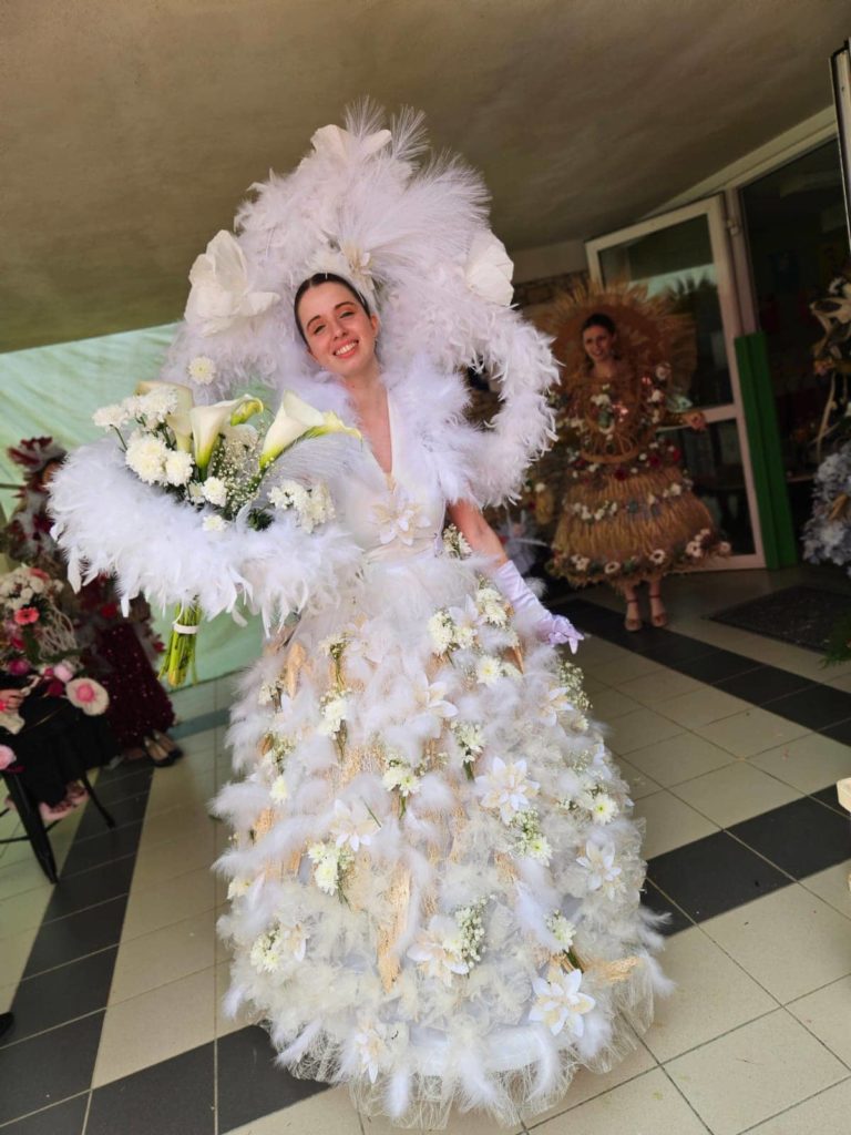 Show floral haute-couture