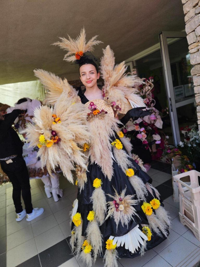 Show floral haute-couture