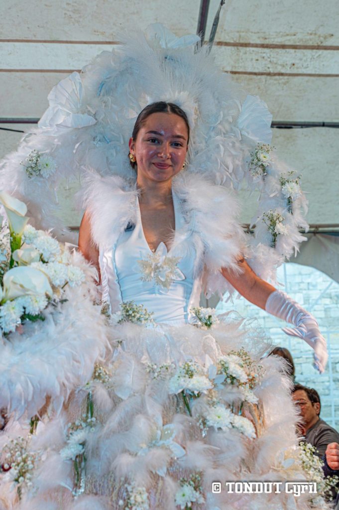 Show floral haute-couture