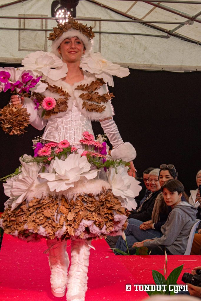 Show floral haute-couture